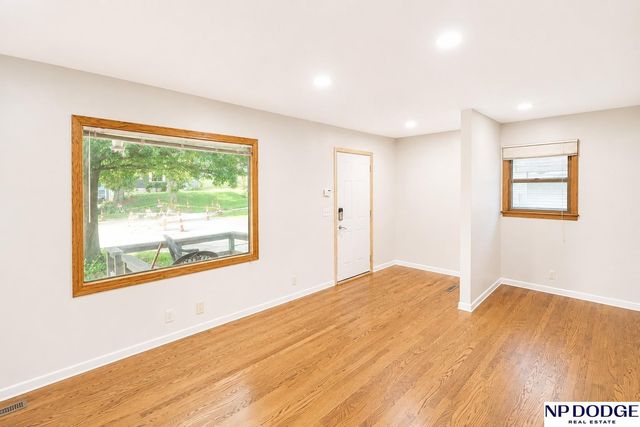 9248 Fowler Circle, Omaha, NE 68134