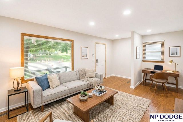 9248 Fowler Circle, Omaha, NE 68134
