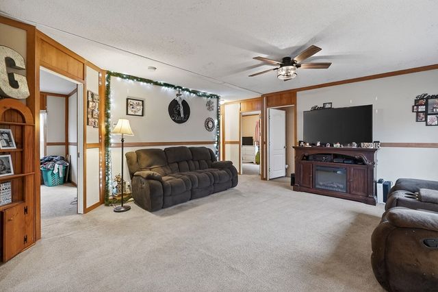 582 Doug Luna Rd, Walling, TN 38587