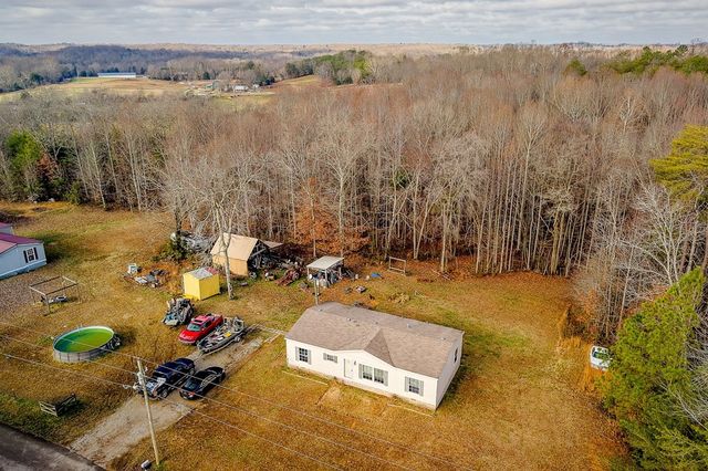 582 Doug Luna Rd, Walling, TN 38587