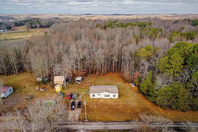 582 Doug Luna Rd, Walling, TN 38587