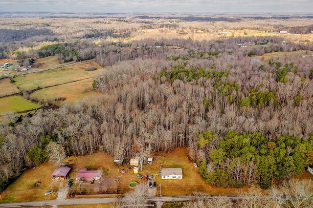 582 Doug Luna Rd, Walling, TN 38587