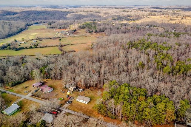 582 Doug Luna Rd, Walling, TN 38587