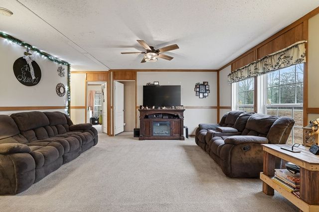 582 Doug Luna Rd, Walling, TN 38587