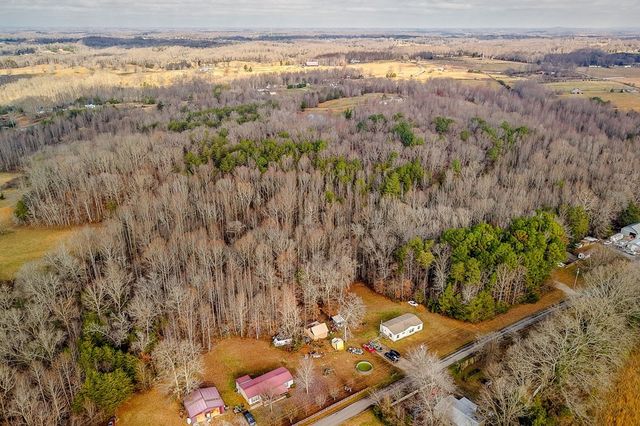 582 Doug Luna Rd, Walling, TN 38587
