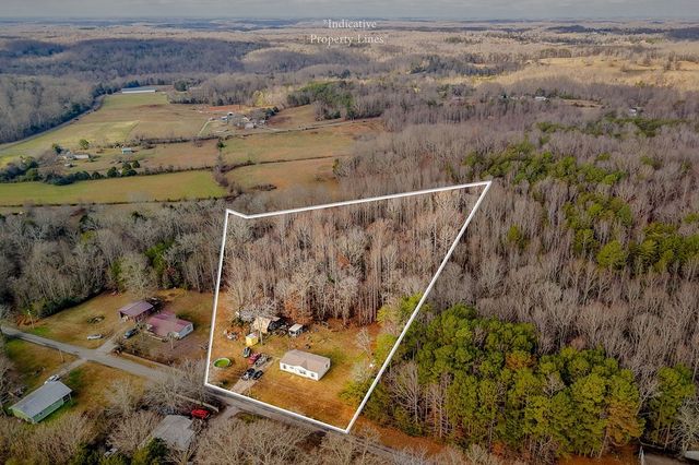 582 Doug Luna Rd, Walling, TN 38587