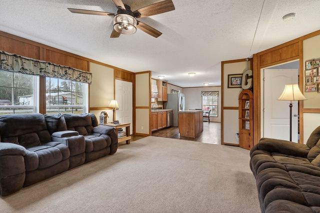 582 Doug Luna Rd, Walling, TN 38587