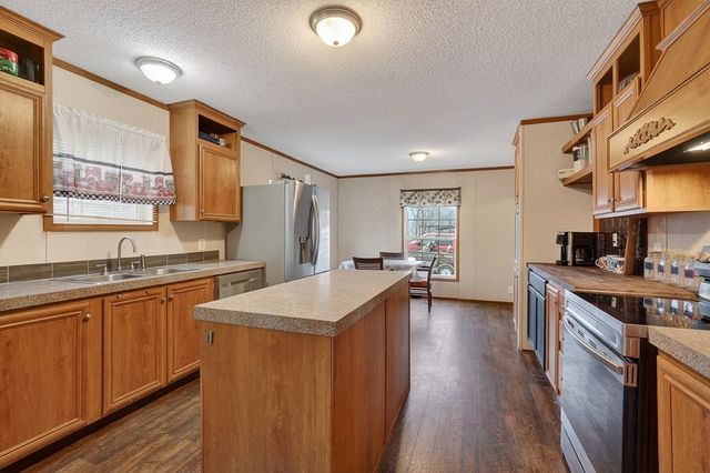 582 Doug Luna Rd, Walling, TN 38587