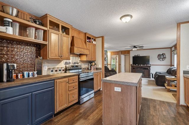 582 Doug Luna Rd, Walling, TN 38587