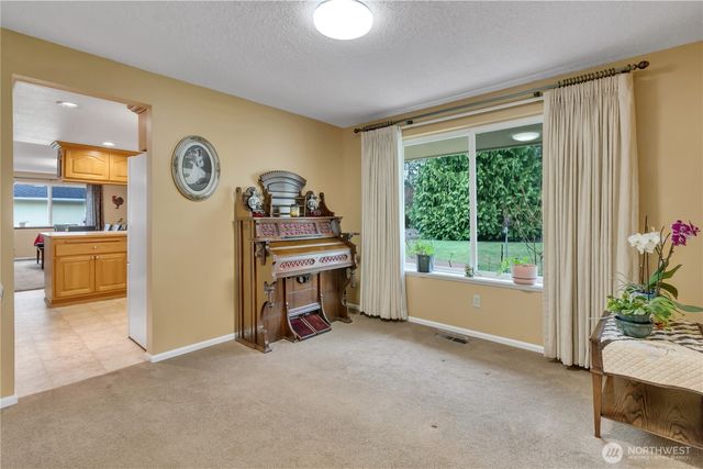 2727 108th Avenue E, Edgewood, WA 98372