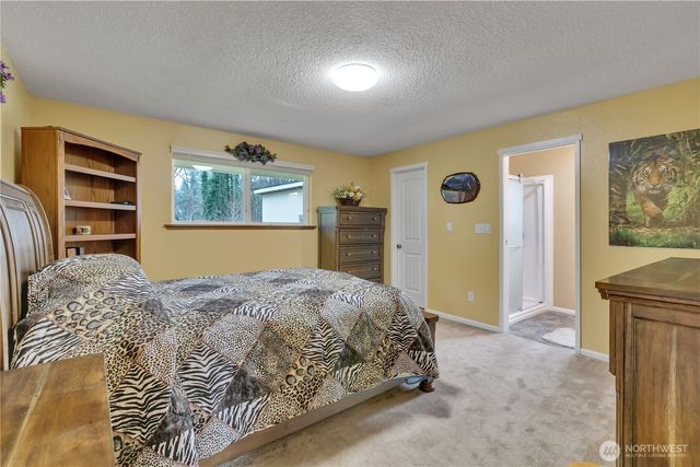 2727 108th Avenue E, Edgewood, WA 98372
