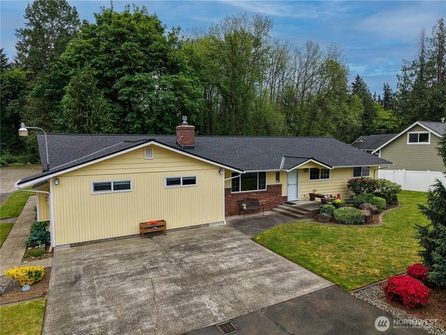 2727 108th Avenue E, Edgewood, WA 98372