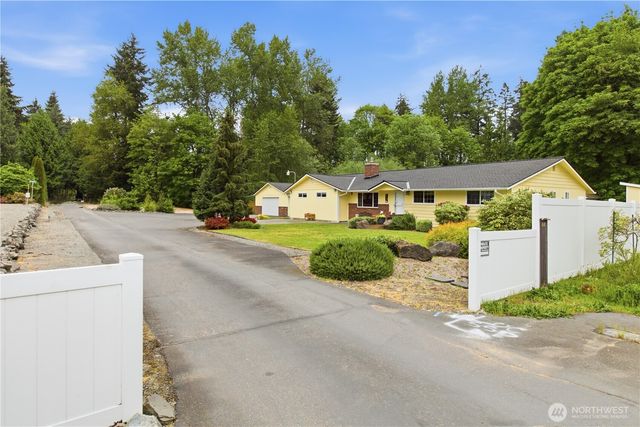 2727 108th Avenue E, Edgewood, WA 98372