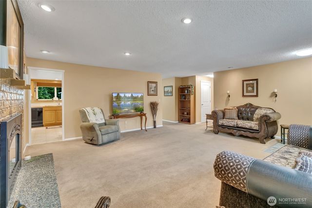 2727 108th Avenue E, Edgewood, WA 98372