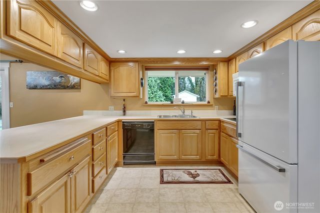 2727 108th Avenue E, Edgewood, WA 98372
