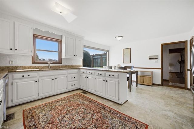 10 Canal DR, Poquoson, VA 23662