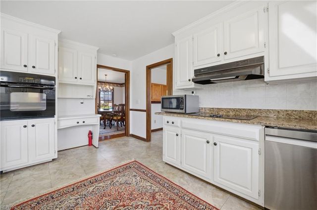 10 Canal DR, Poquoson, VA 23662