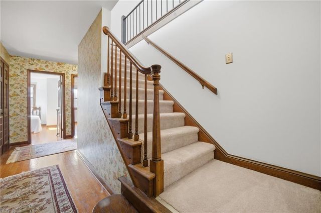 10 Canal DR, Poquoson, VA 23662