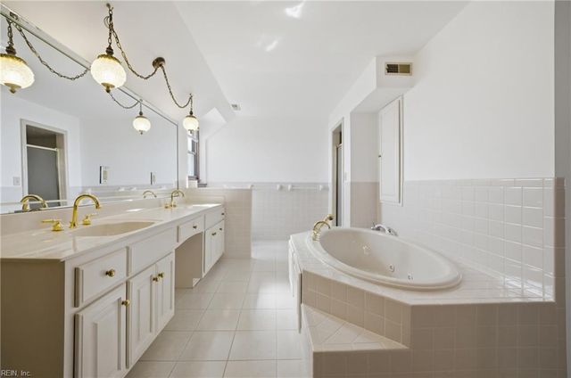 10 Canal DR, Poquoson, VA 23662