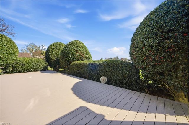 10 Canal DR, Poquoson, VA 23662