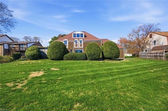 10 Canal DR, Poquoson, VA 23662