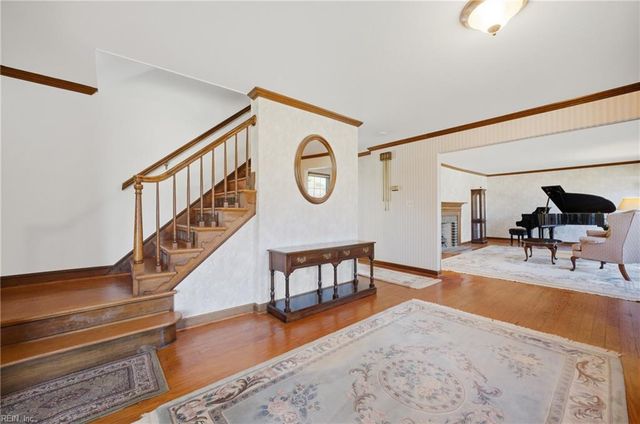 10 Canal DR, Poquoson, VA 23662