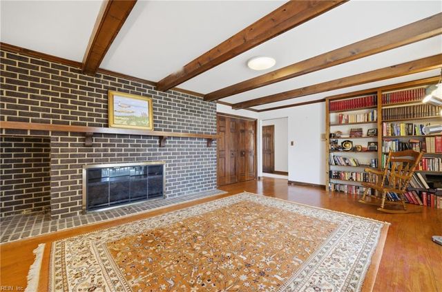 10 Canal DR, Poquoson, VA 23662