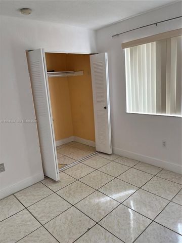 8031 NW 8th St 13, Miami, FL 33126