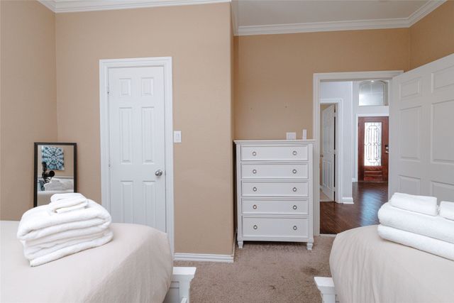 3014 Falls Drive, Dallas, TX 75211