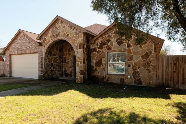 3014 Falls Drive, Dallas, TX 75211