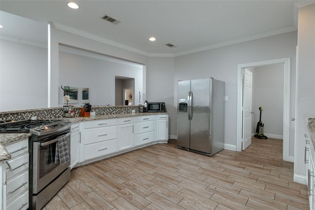 3014 Falls Drive, Dallas, TX 75211
