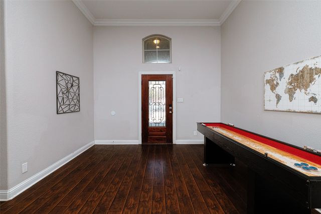 3014 Falls Drive, Dallas, TX 75211