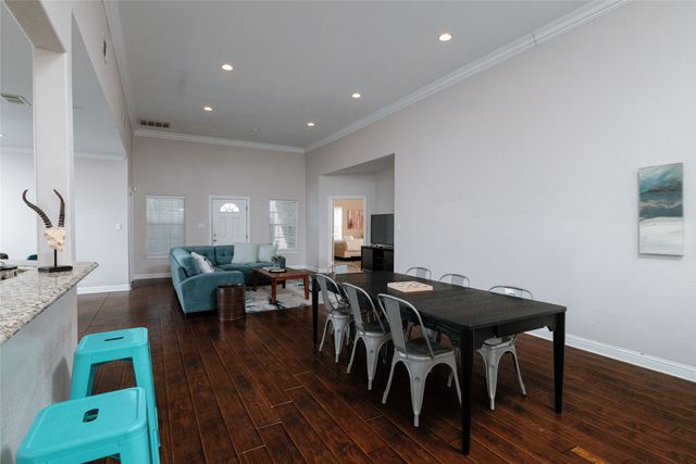 3014 Falls Drive, Dallas, TX 75211