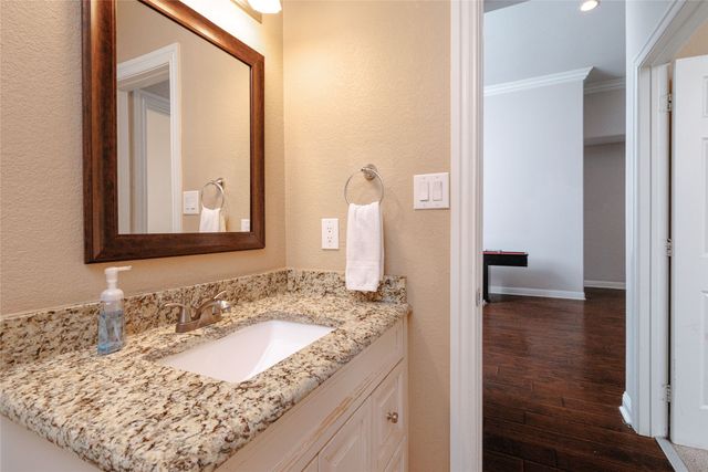 3014 Falls Drive, Dallas, TX 75211