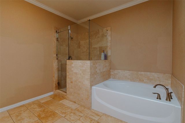 3014 Falls Drive, Dallas, TX 75211