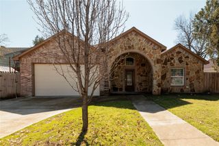 3014 Falls Drive, Dallas, TX 75211