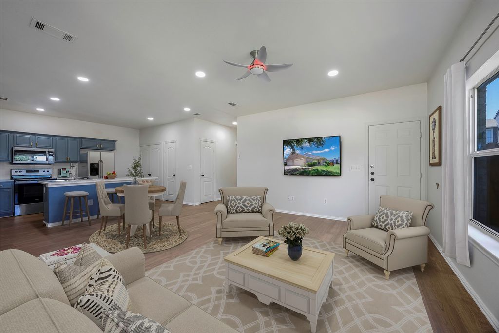 738 Carroll Lane, Lewisville, TX 75067