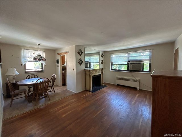 158 06 Cross Island Parkway 6-2, Whitestone, NY 11357