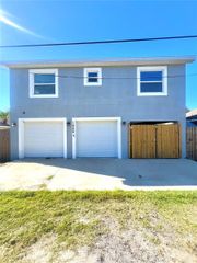 1826 42ND STREET S 1/2, St Petersburg, FL 33711