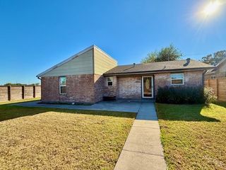 7430 Canis Dr, Corpus Christi, TX 78412