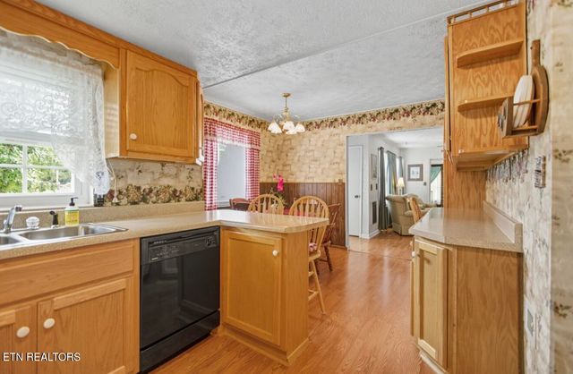 308 MIMOSA St, Tazewell, TN 37879