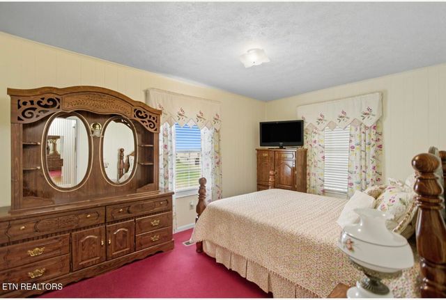 308 MIMOSA St, Tazewell, TN 37879