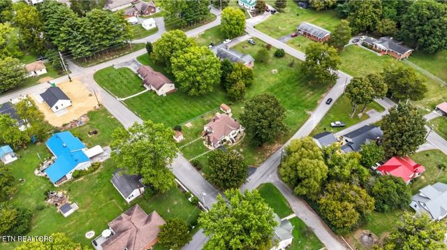 308 MIMOSA St, Tazewell, TN 37879