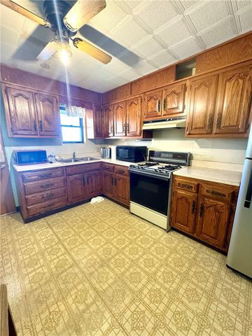 613 E 9th Ave, Munhall, PA 15120