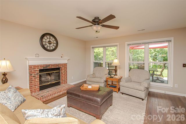 9301 Hanworth Trace Drive, Charlotte, NC 28277