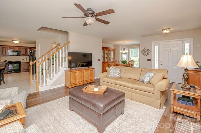 9301 Hanworth Trace Drive, Charlotte, NC 28277