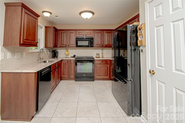 9301 Hanworth Trace Drive, Charlotte, NC 28277