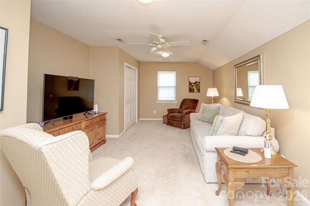 9301 Hanworth Trace Drive, Charlotte, NC 28277