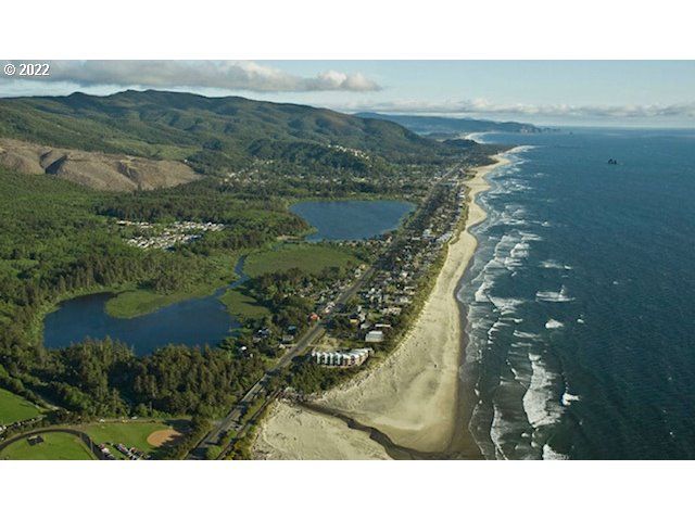 Pacific View Dr 81, Rockaway Beach, OR 97136