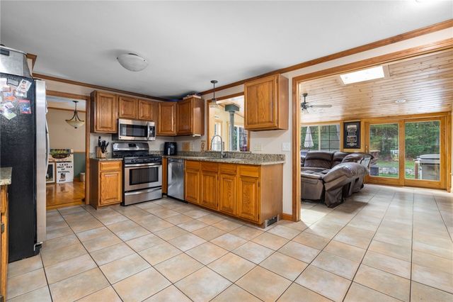 11 Birchwood Lane, Coventry, RI 02816